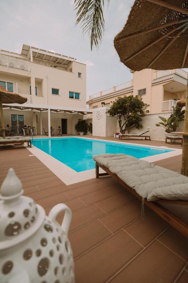 Dimora Nesea Bed & Breakfast Cozze ภายนอก รูปภาพ